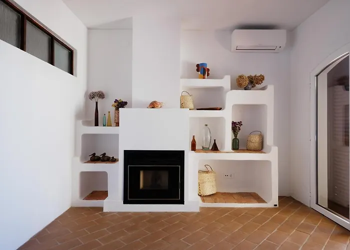 Apartment Cozy W/ Sea View, Free Parking & Ac *