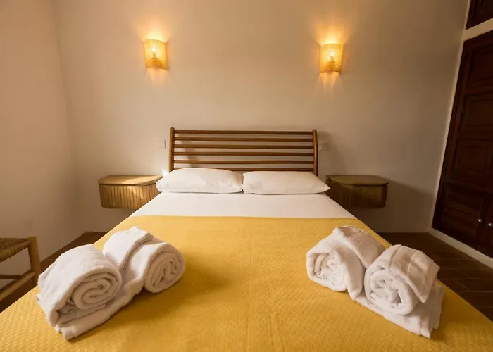Cozy W/ Sea View, Free Parking & Ac Apartment *